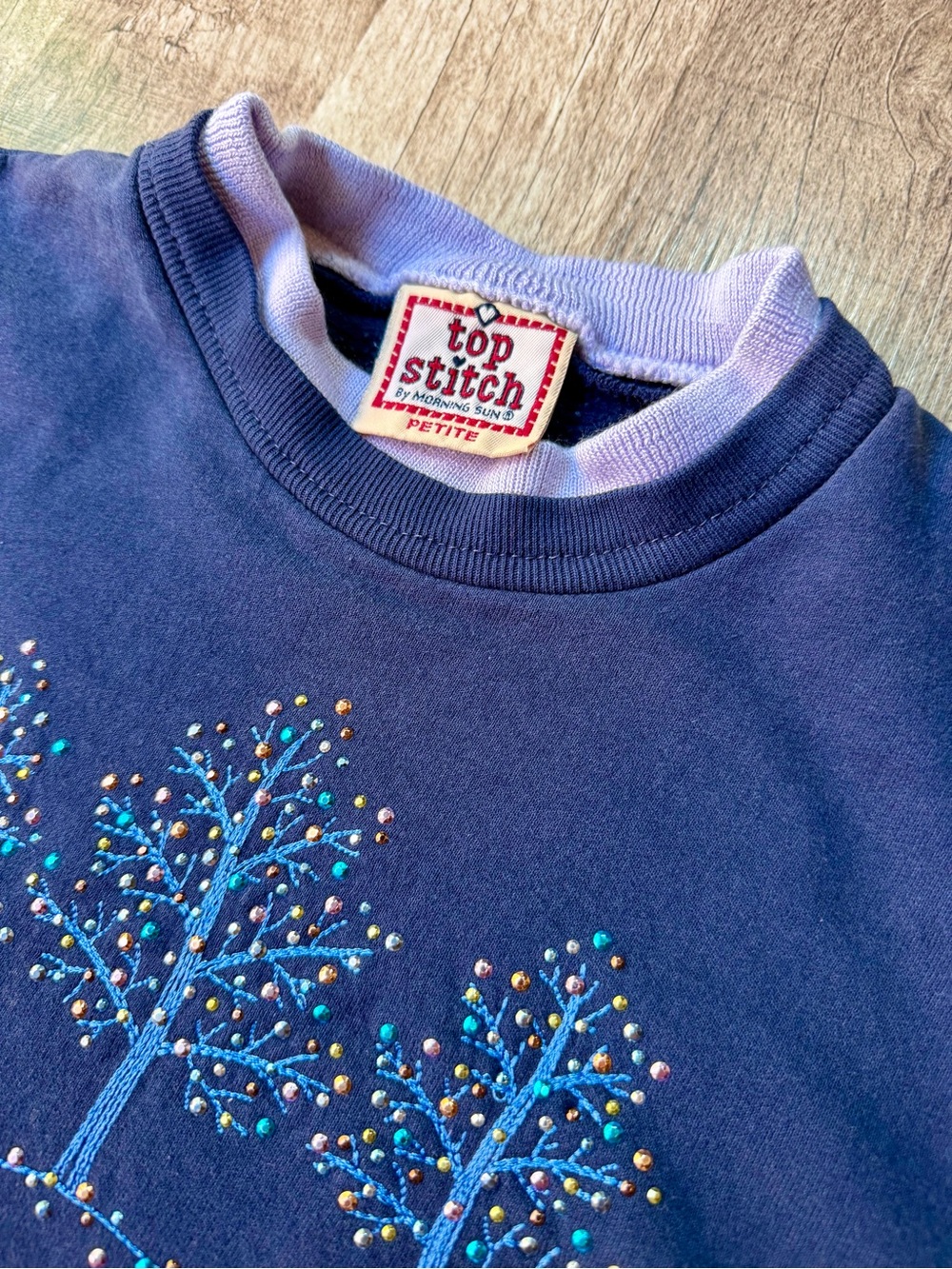 Vintage Navy Blue Winter Pine Trees Embroidered Sweatshirt Layered Collar - Picture 3 of 3